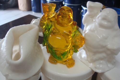 哪些硬度的液體硅膠更適合翻模工藝品 ？